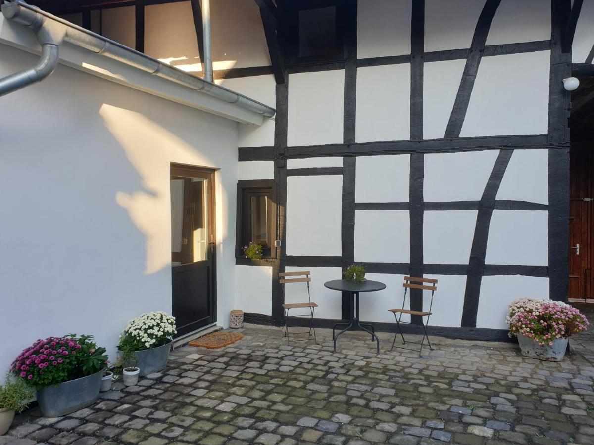 Duex-Hof Apartment Fachwerkhaus บอร์นไฮม์ ภายนอก รูปภาพ
